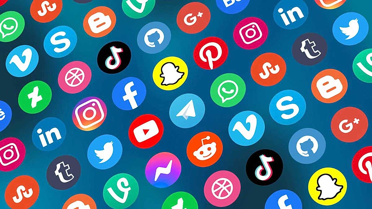 Kusursuz Instagram Vitrinleri Öldü: 2026'da Sosyal Medyada Satış Getiren "Doğallık" Stratejisi